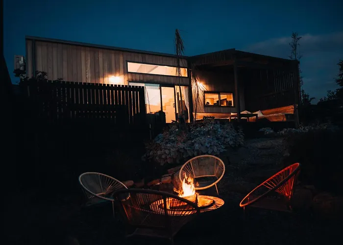 Alpine - Views, Fire-pit, Central, Cosy 公寓