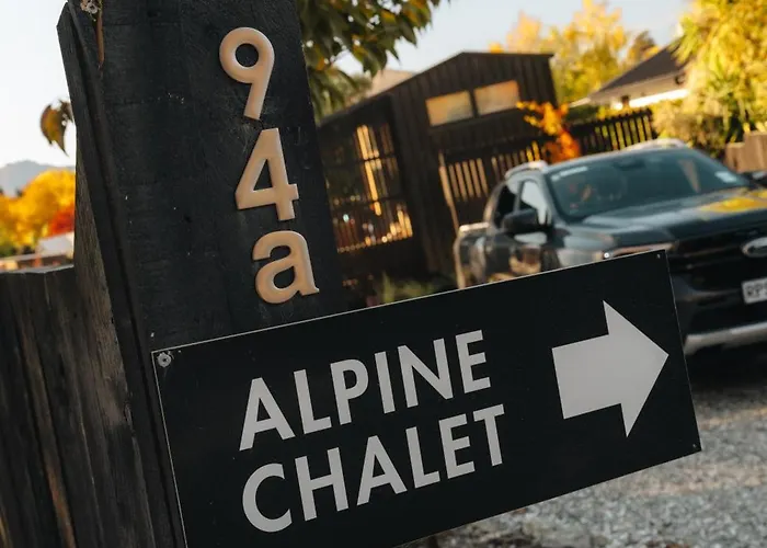 Alpine - Views, Fire-pit, Central, Cosy 公寓 *